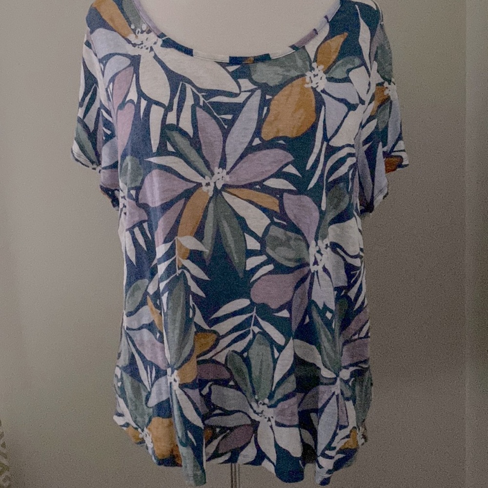 Nicole Miller Linen Tee Scoop Neck and Curved Hem Abstract Floral 2X